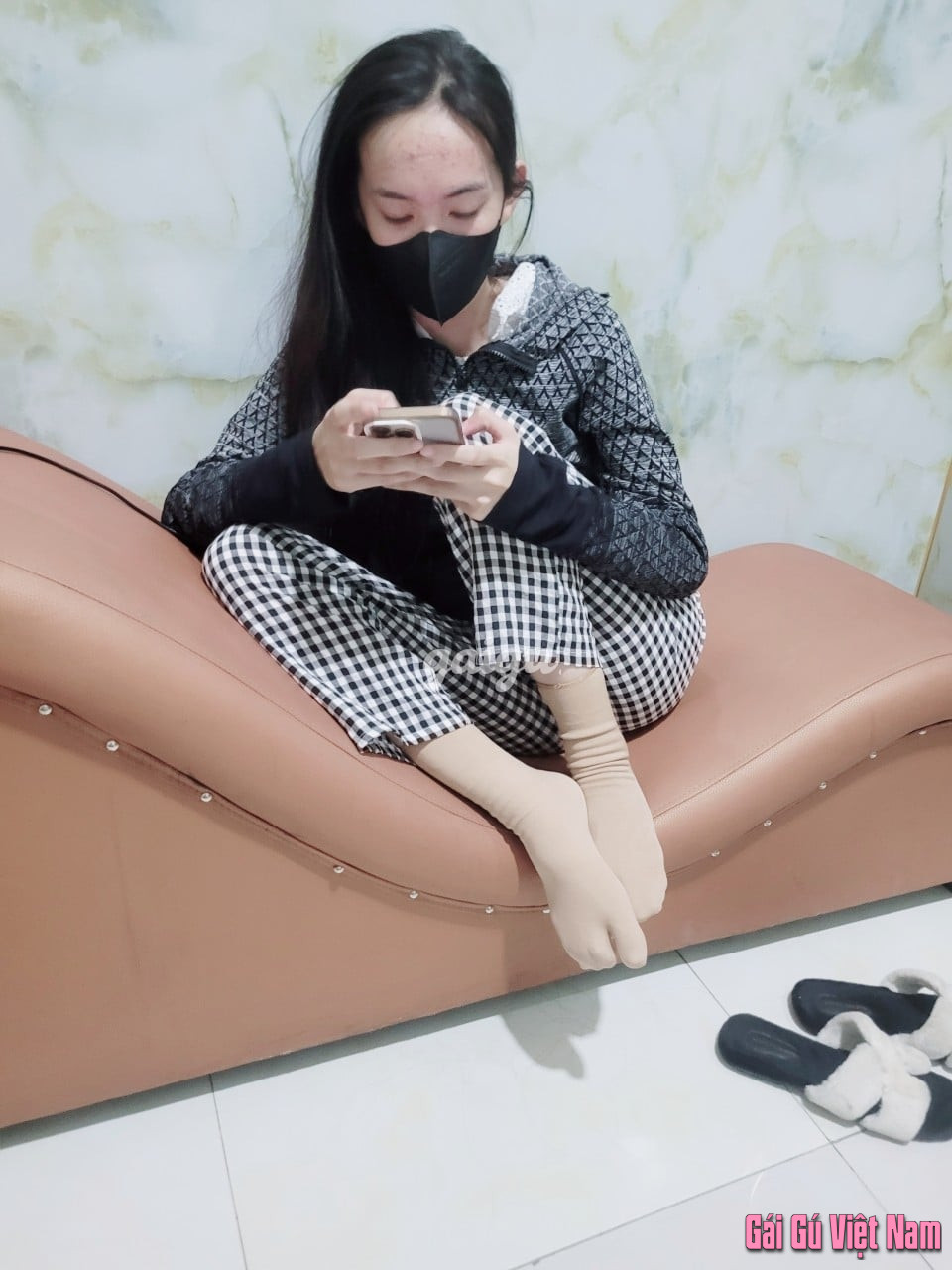 Lê Hằng, trắng nõn ngày đầu vào đời.