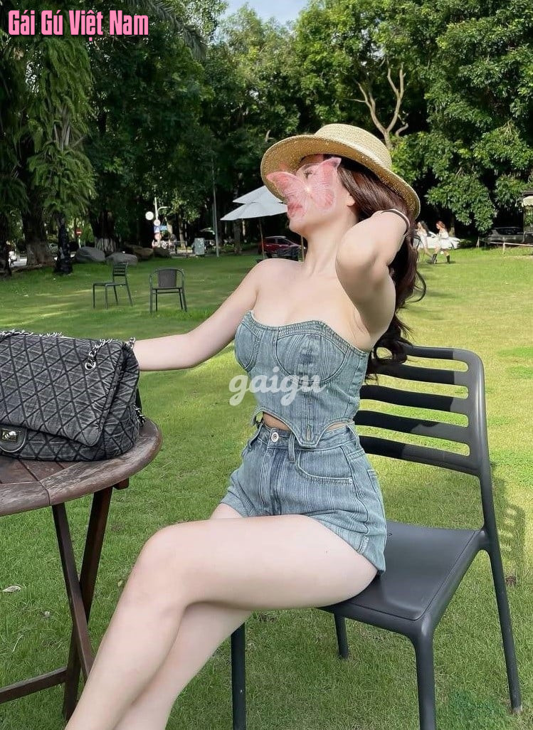 YUMI TRẦN – KUTE VÀ DÂM ĐÃNG HÒA QUYỆN TRONG EM
