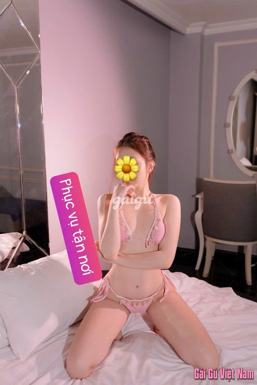 LINH KA – GÁI NGON MẶT XINH – BODY NÓNG BỎNG
